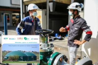 Unité de méthanisation à Macé (Orne) et couverture du document Retour d'expérience injection biométhane en 2021